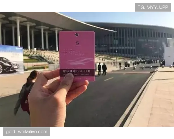 孔令辉当年住酒店连拖鞋都要自带,现在打个飞的去澳门看场球随手就刷六位数 孔令辉当年住酒店连拖鞋都要自带,现在打个飞的去澳门看场球随手就刷六位数